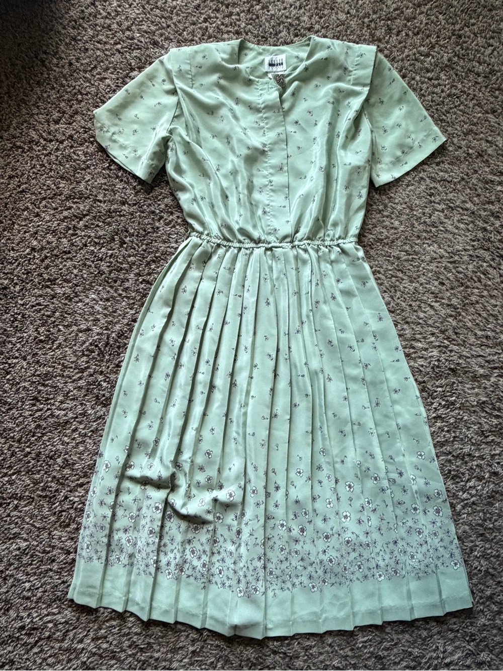 Vintage Leslie Fay Petite Sage Green Floral Pleated Midi Dress Size 12P